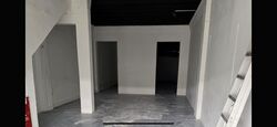 Macpherson Road (D13), Retail #523889001
